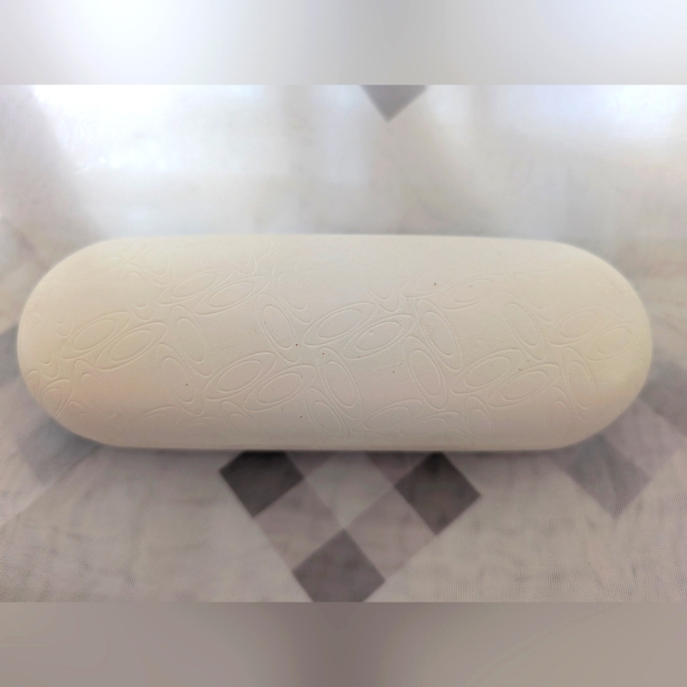 Oakley Sunglasses Case - White - Rigid / Hard - for Men, Women, Unisex Glasses